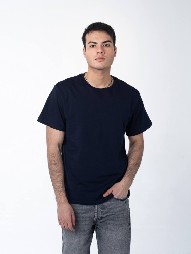 Темно-синяя мужская футболка с лайкрой