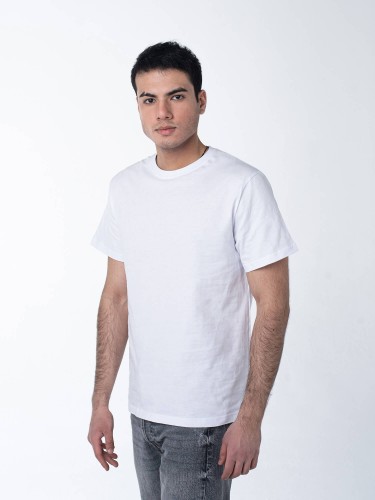 Белая мужская футболка с лайкрой